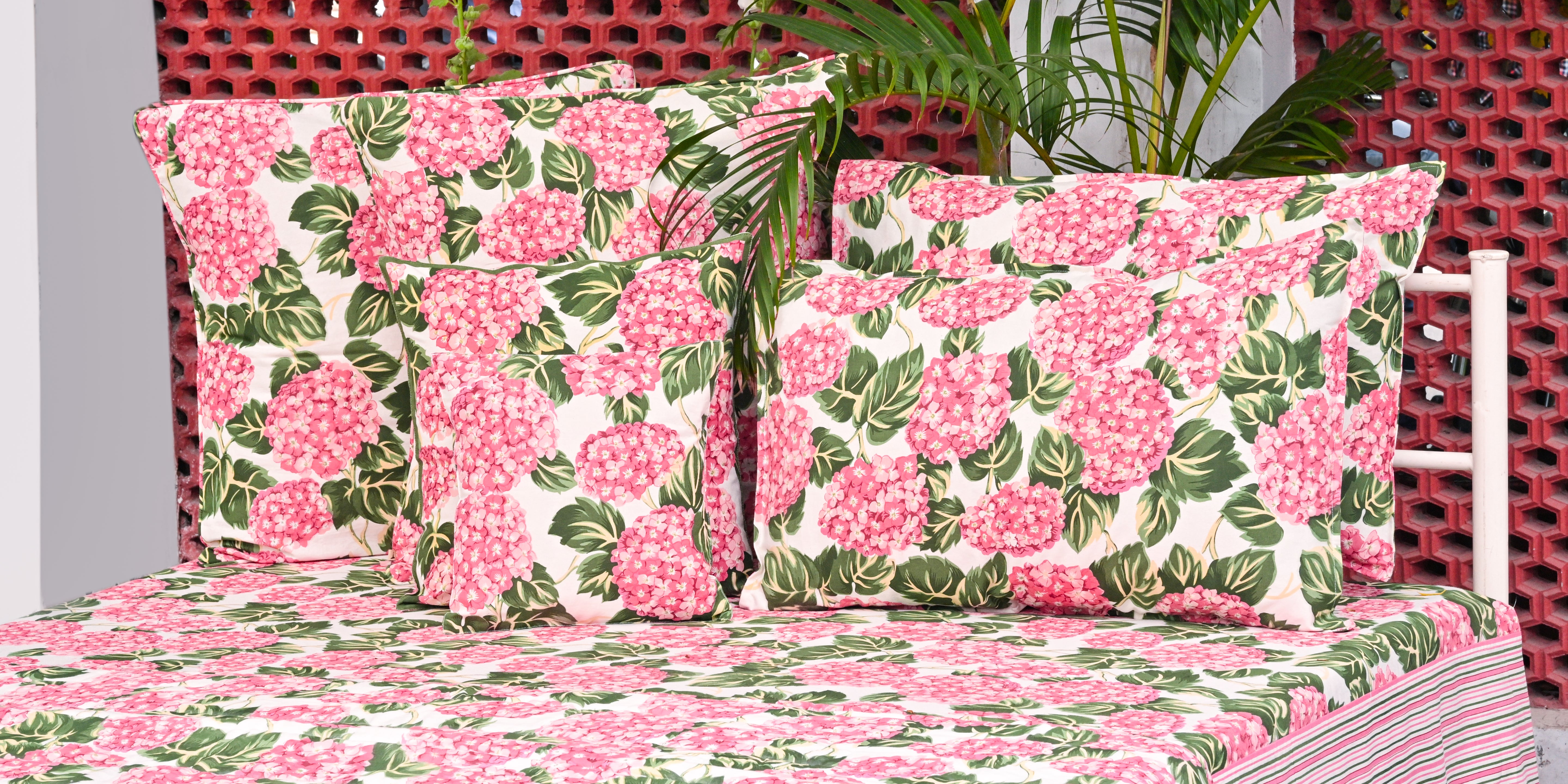 Bed Cover - Hydrengia Rococco