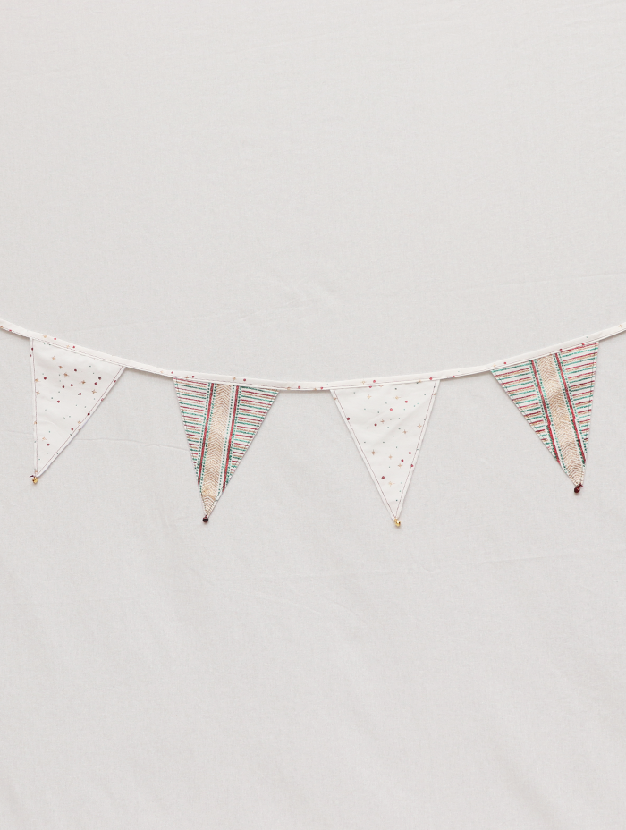 Bunting- Star Chamkili