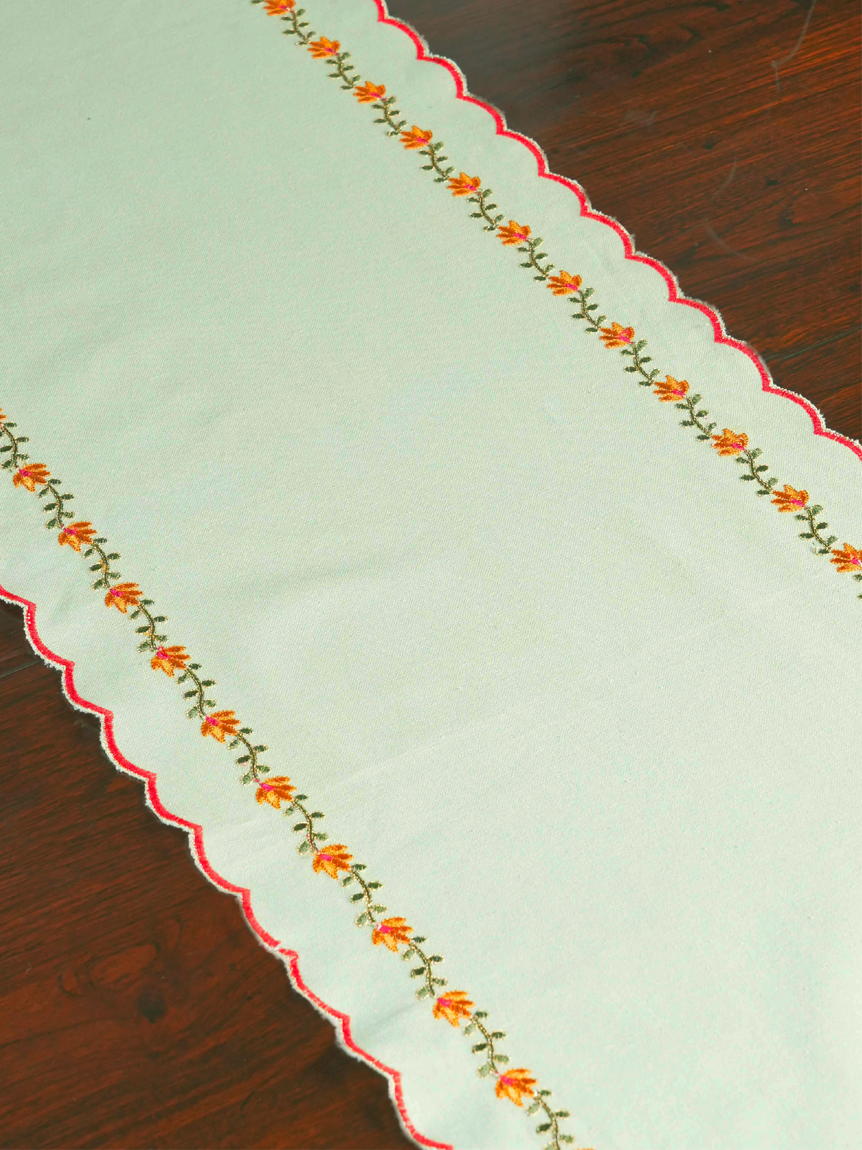 Runner - Scalloped Phool Patti - Sweet Pea