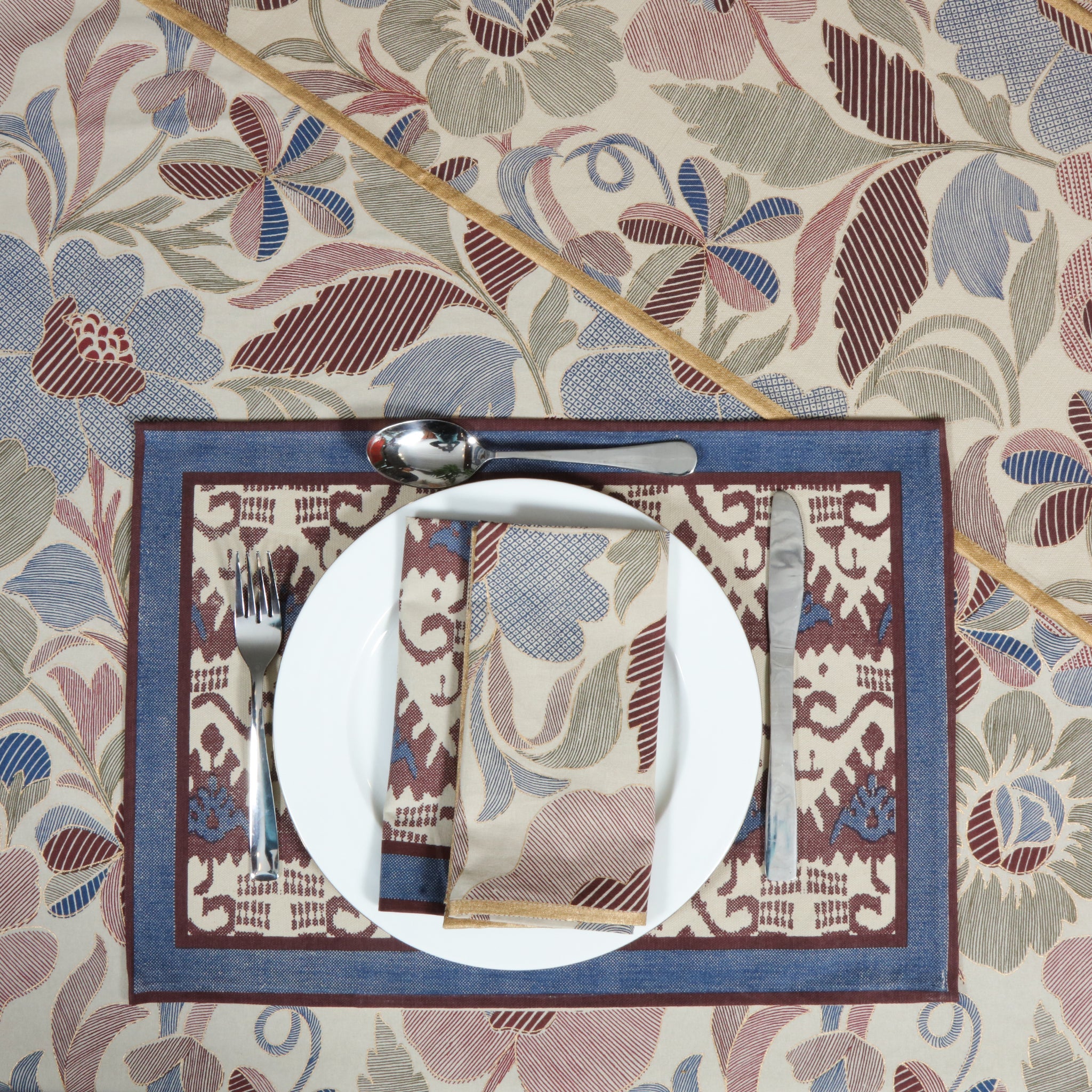Table Cloth - Aneesha Raffia