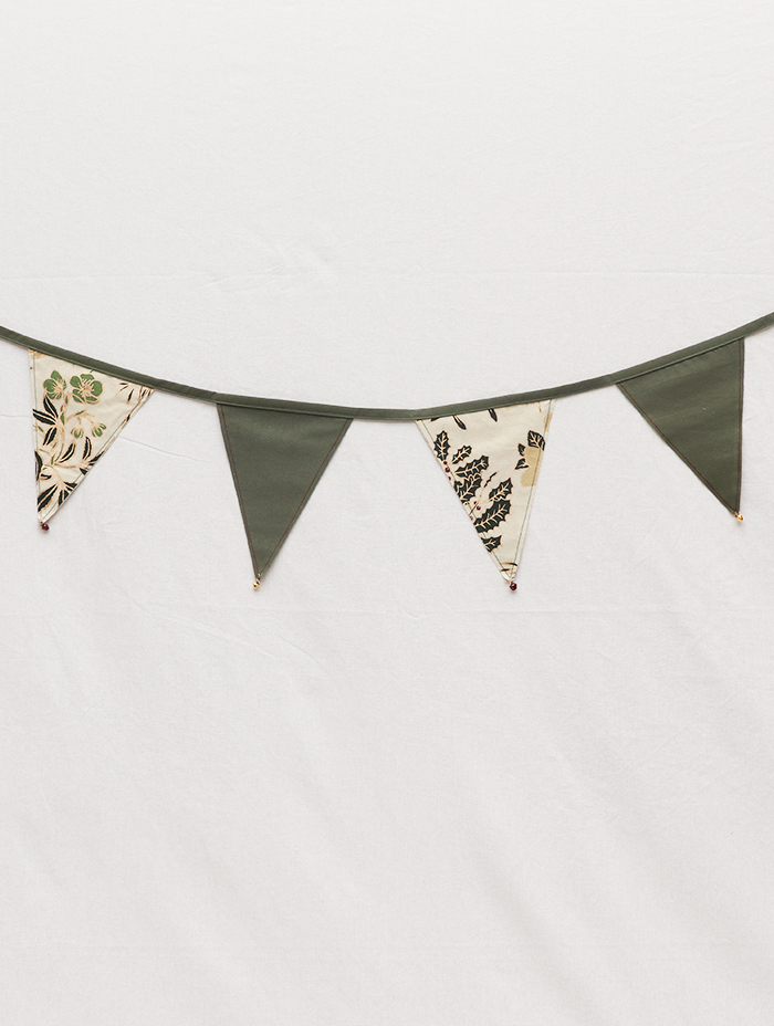 Bunting- Herberium Red/Green