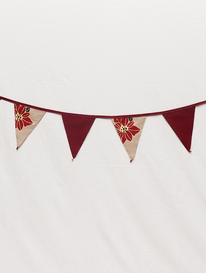 Bunting- Poinsettia Red