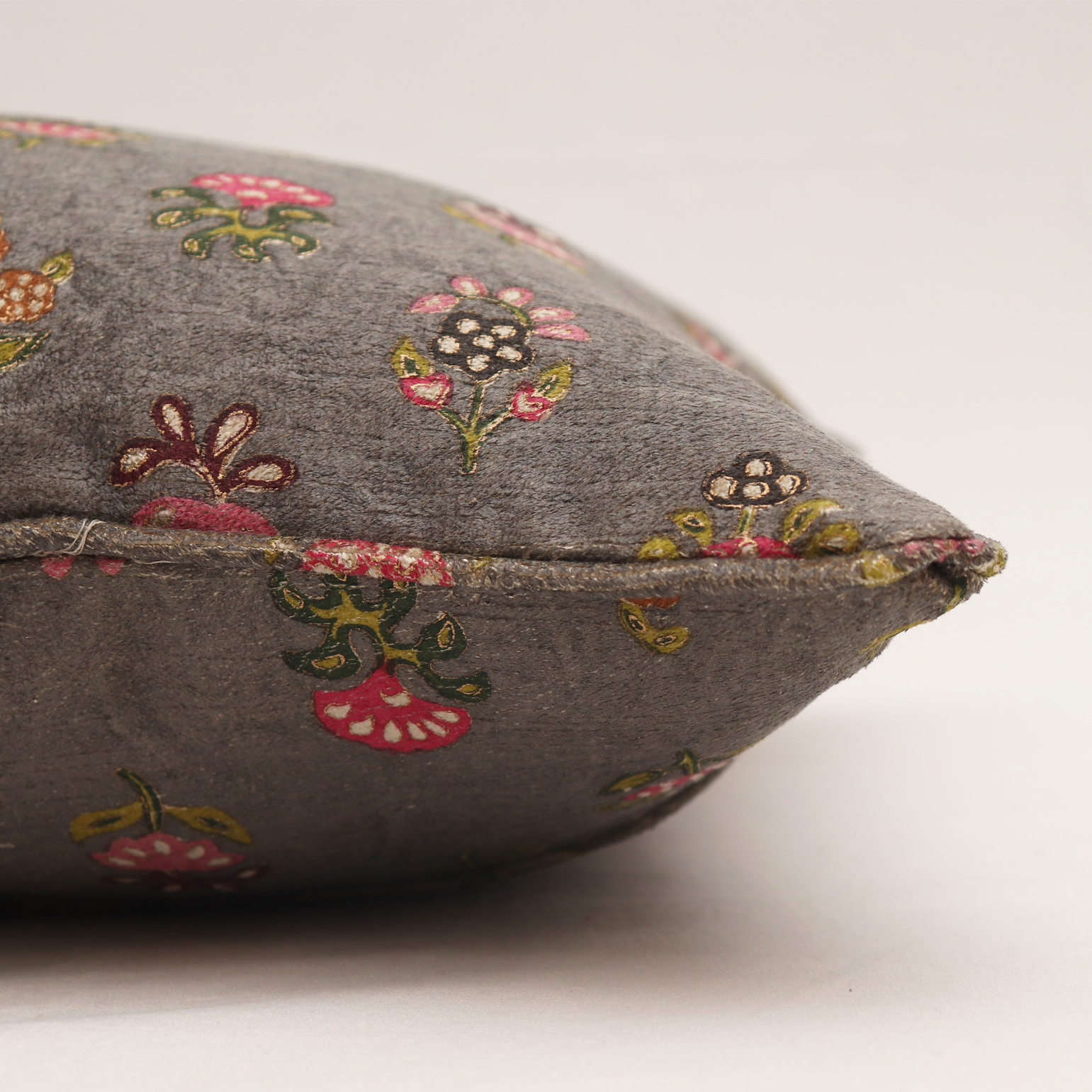 Velvet Cushion Cover - Isra Booti Aalam