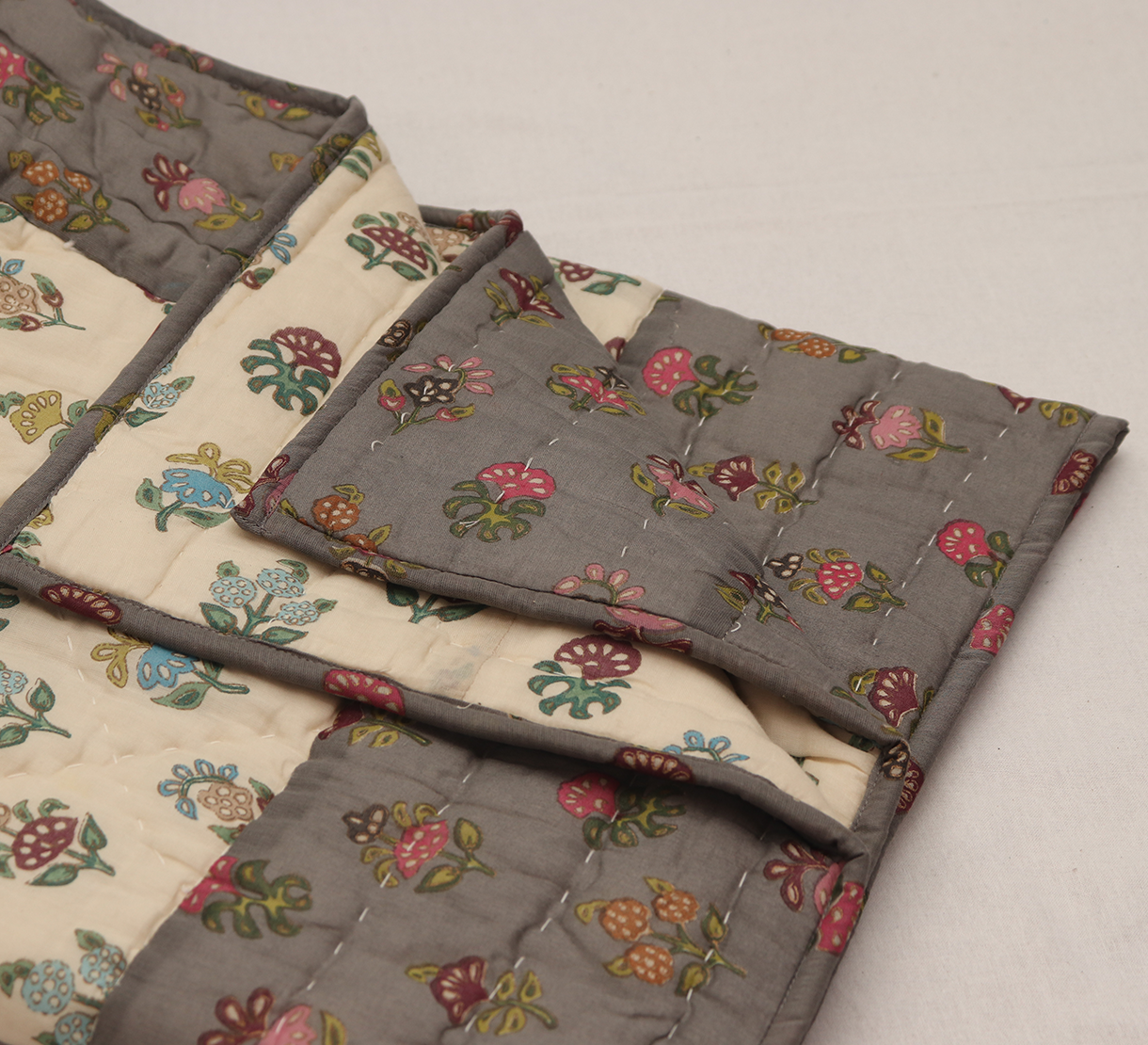 Quilt - Isra Booti Aalam