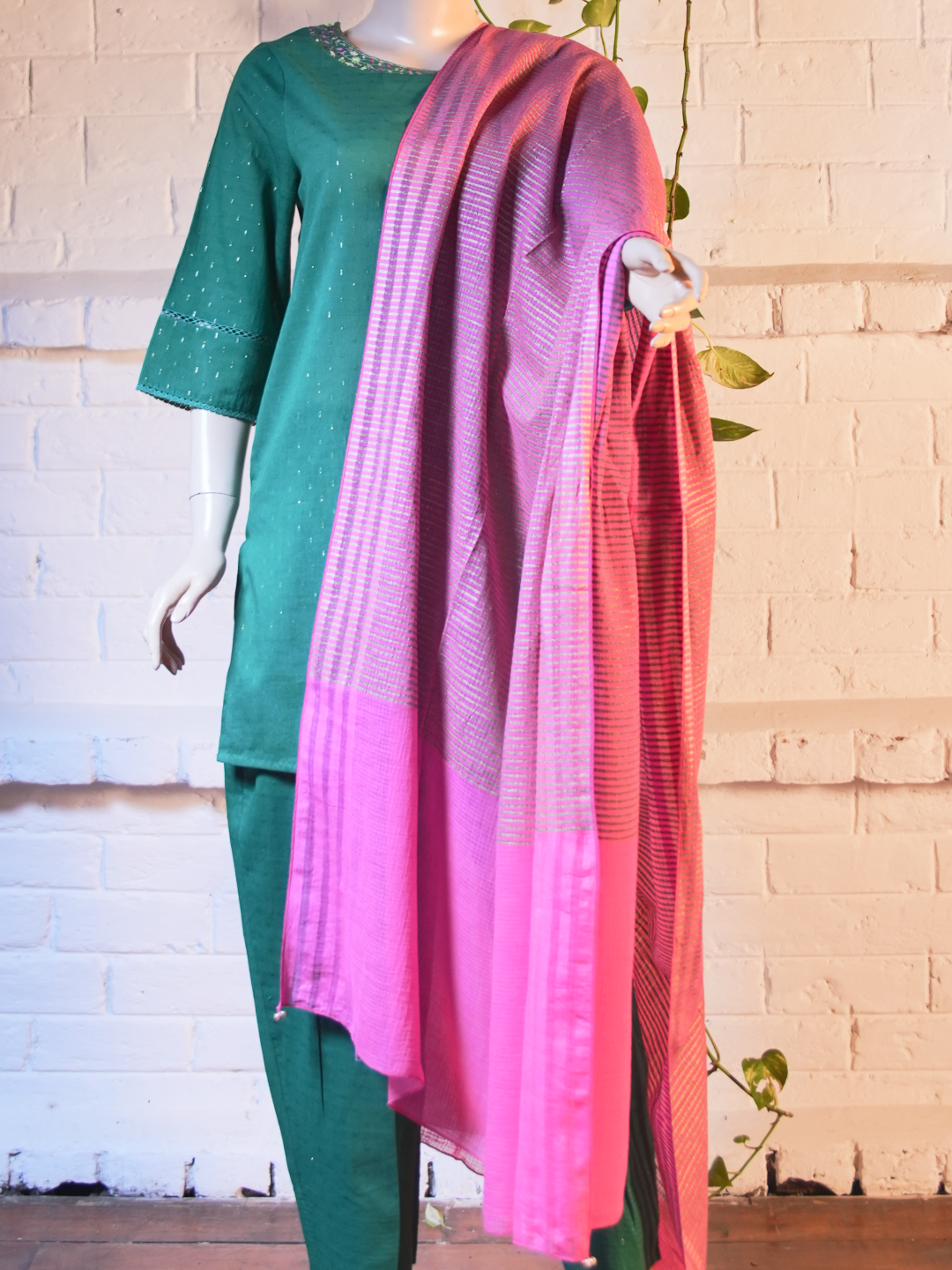 Farsi Printed Dupatta - Fuchsia